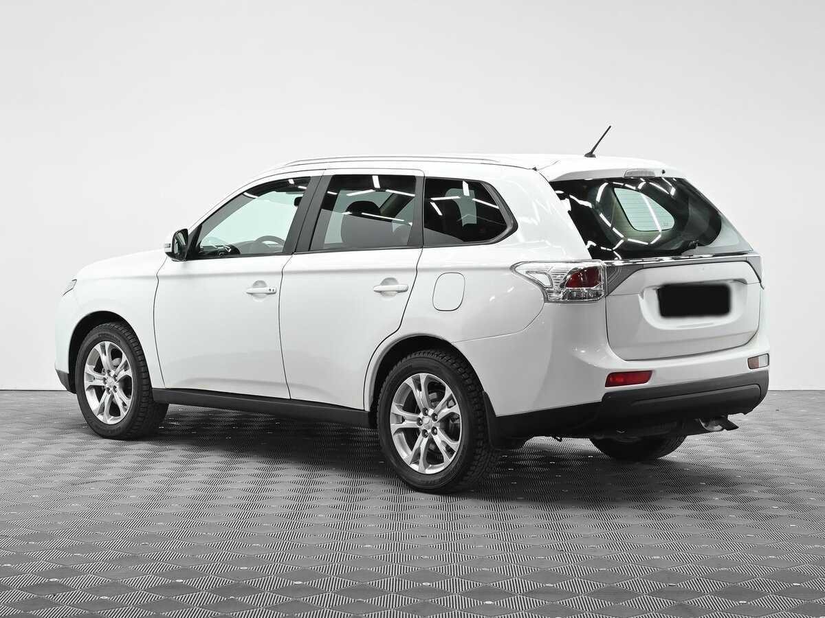 Mitsubishi Outlander с пробегом — 2012 год. Фото: #3
