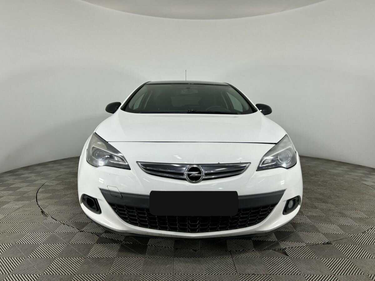 Opel Astra с пробегом — 2014 год. Фото: #1