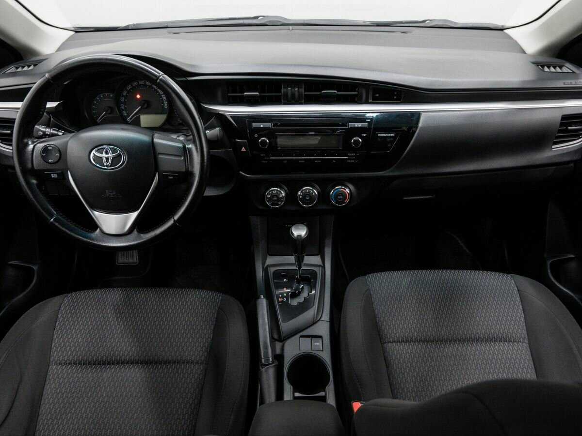 Toyota Corolla с пробегом — 2015 год. Фото: #10