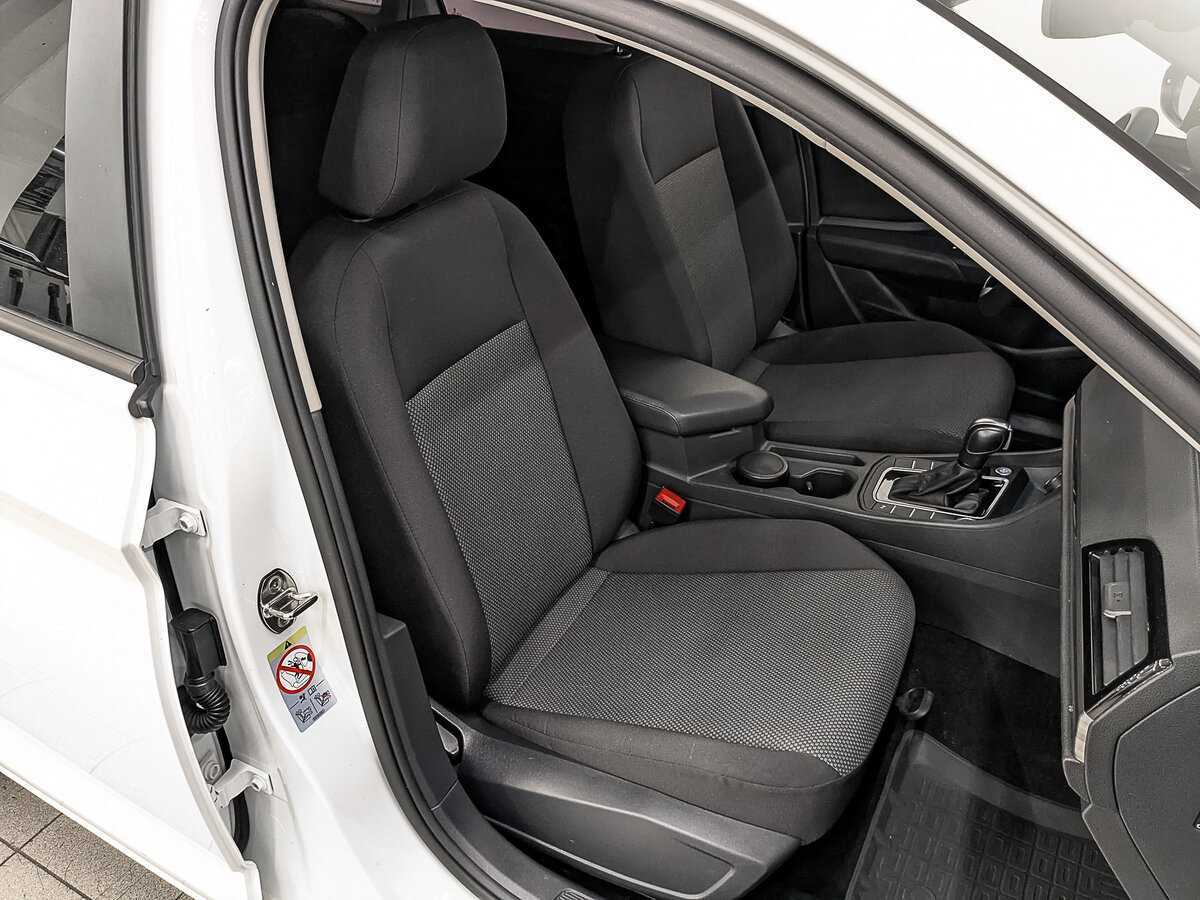 Volkswagen Jetta с пробегом — 2020 год. Фото: #23