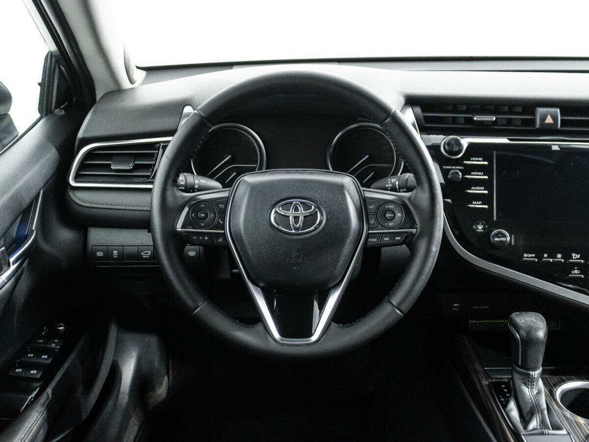 Toyota Camry с пробегом — 2020 год. Фото: #17