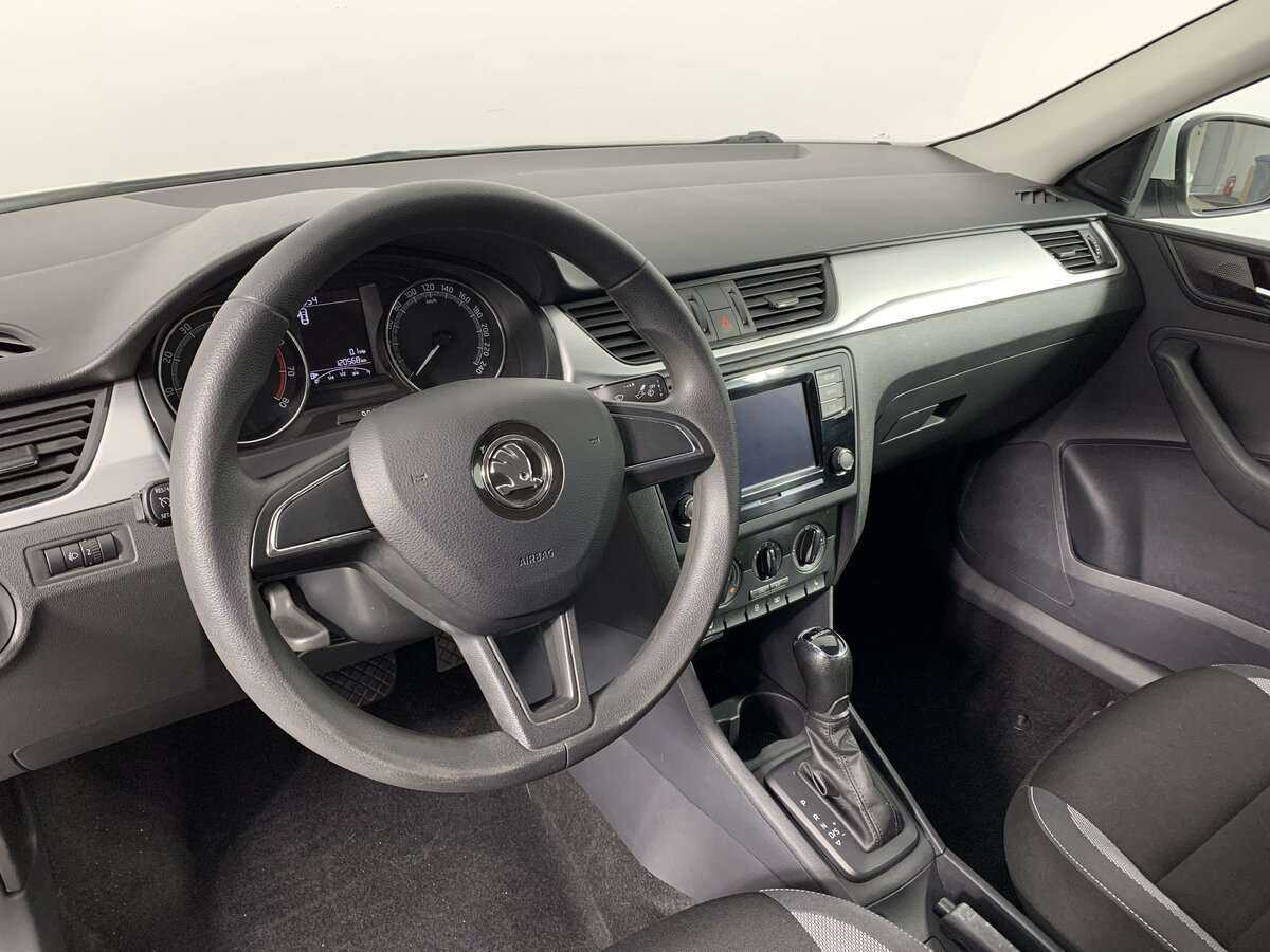 Skoda Rapid с пробегом — 2019 год. Фото: #16