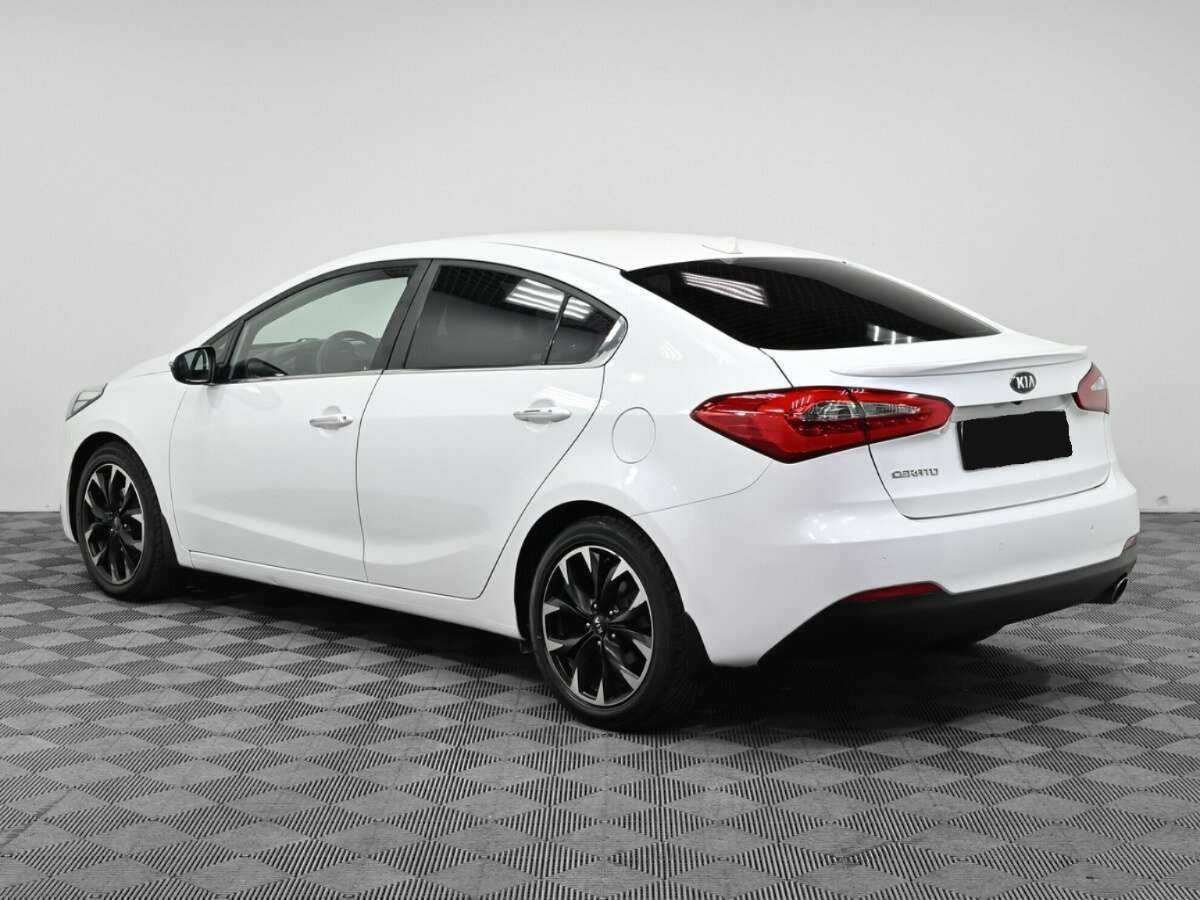 Kia Cerato с пробегом — 2015 год. Фото: #3