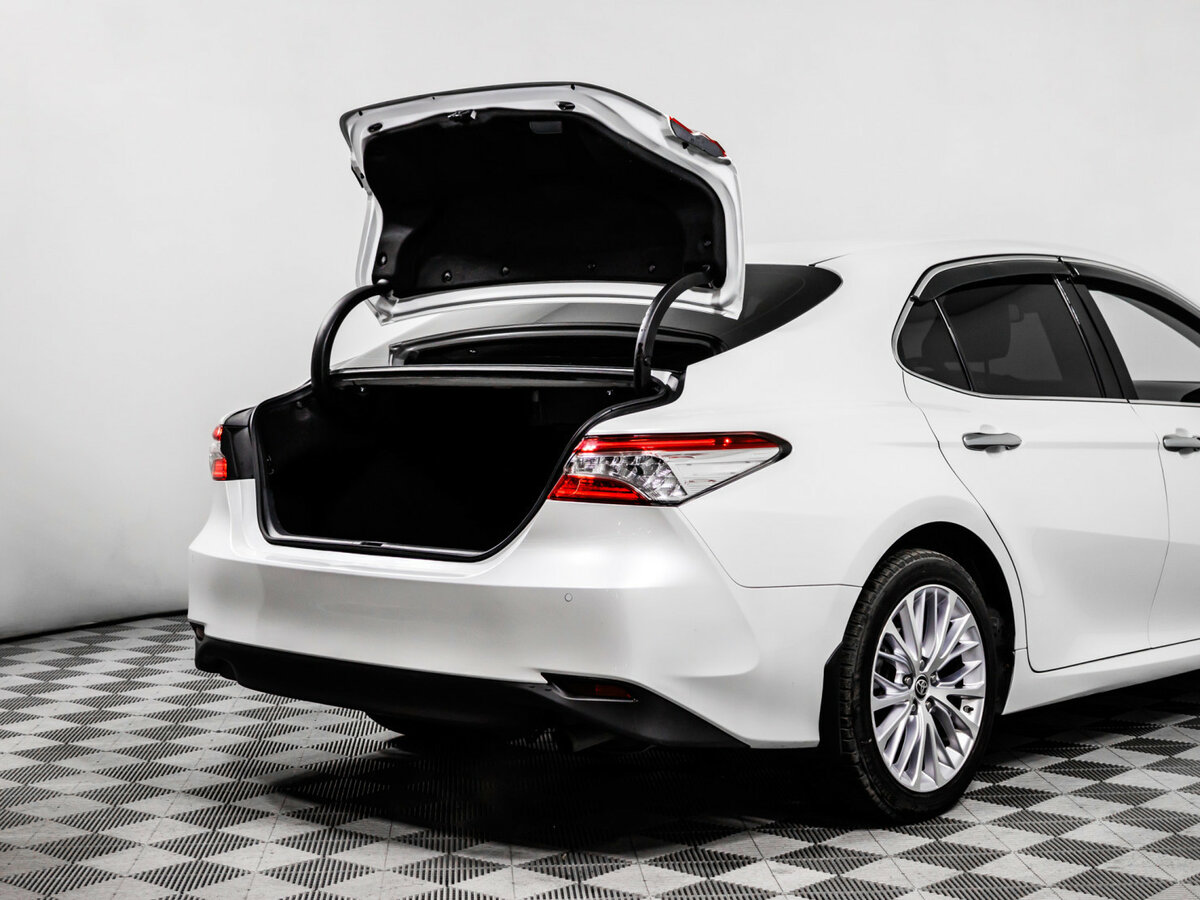 Toyota Camry с пробегом — 2019 год. Фото: #14