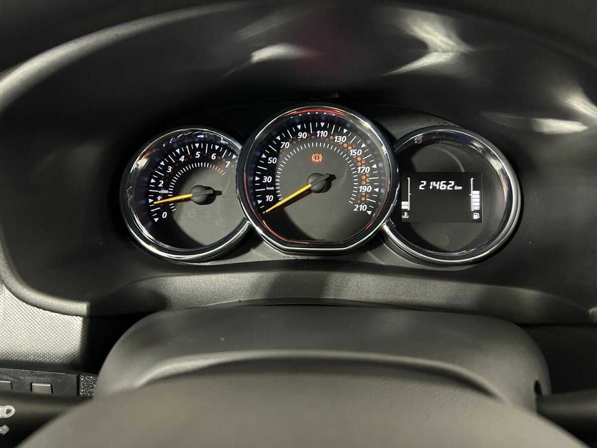 Renault Sandero с пробегом — 2021 год. Фото: #10