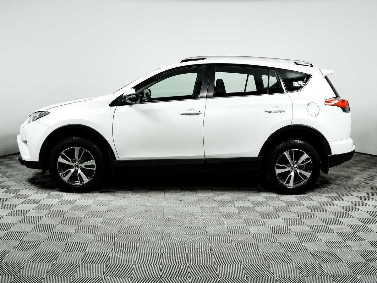 Toyota RAV4 с пробегом — 2018 год. Фото: #7