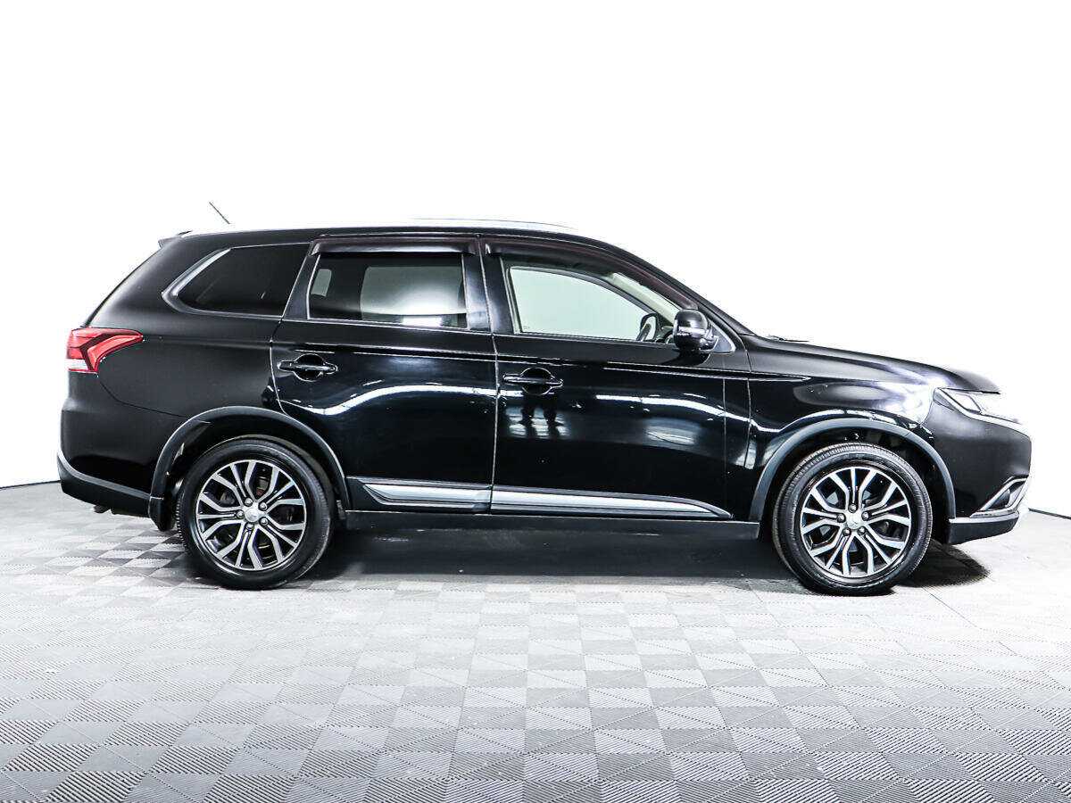 Mitsubishi Outlander с пробегом — 2015 год. Фото: #3
