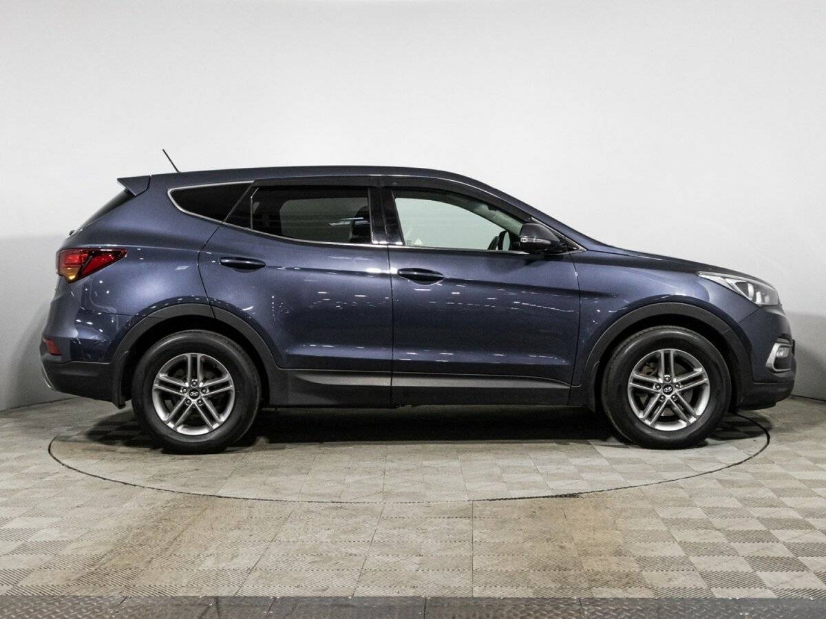 Hyundai Santa Fe с пробегом — 2016 год. Фото: #3