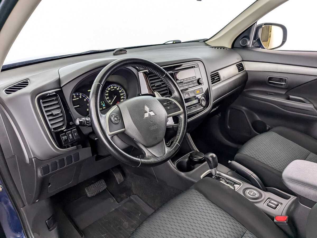 Mitsubishi Outlander с пробегом — 2014 год. Фото: #13
