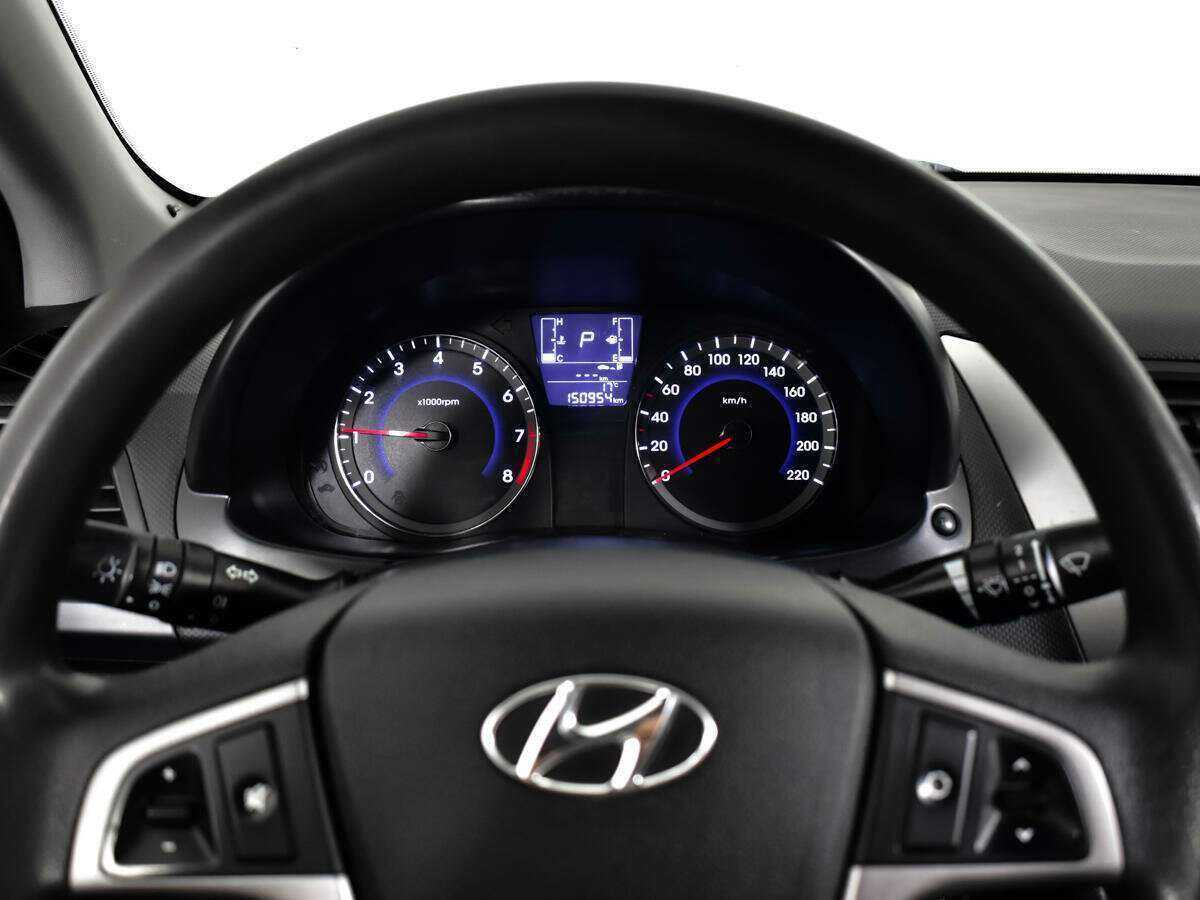 Hyundai Solaris с пробегом — 2015 год. Фото: #10