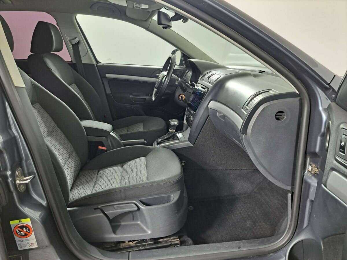 Skoda Octavia с пробегом — 2012 год. Фото: #6