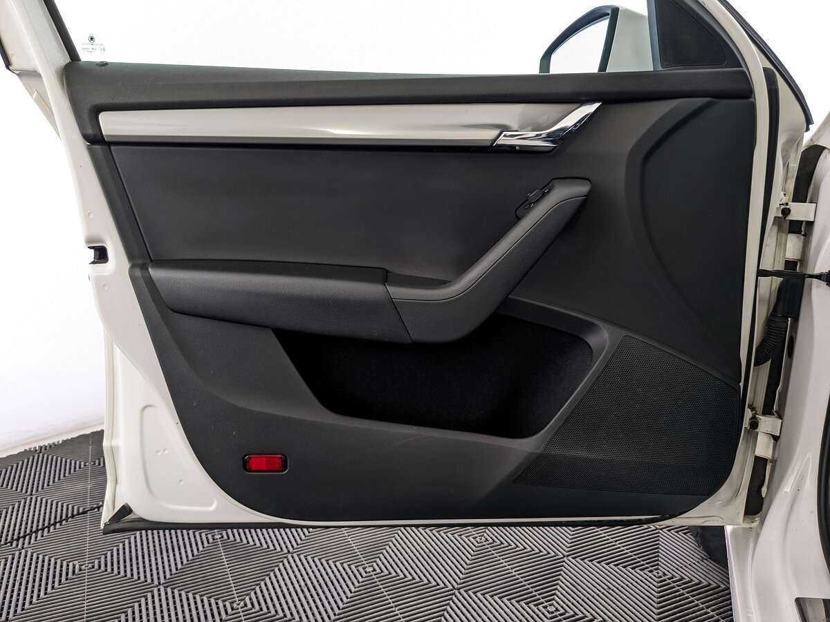 Skoda Octavia с пробегом — 2015 год. Фото: #14