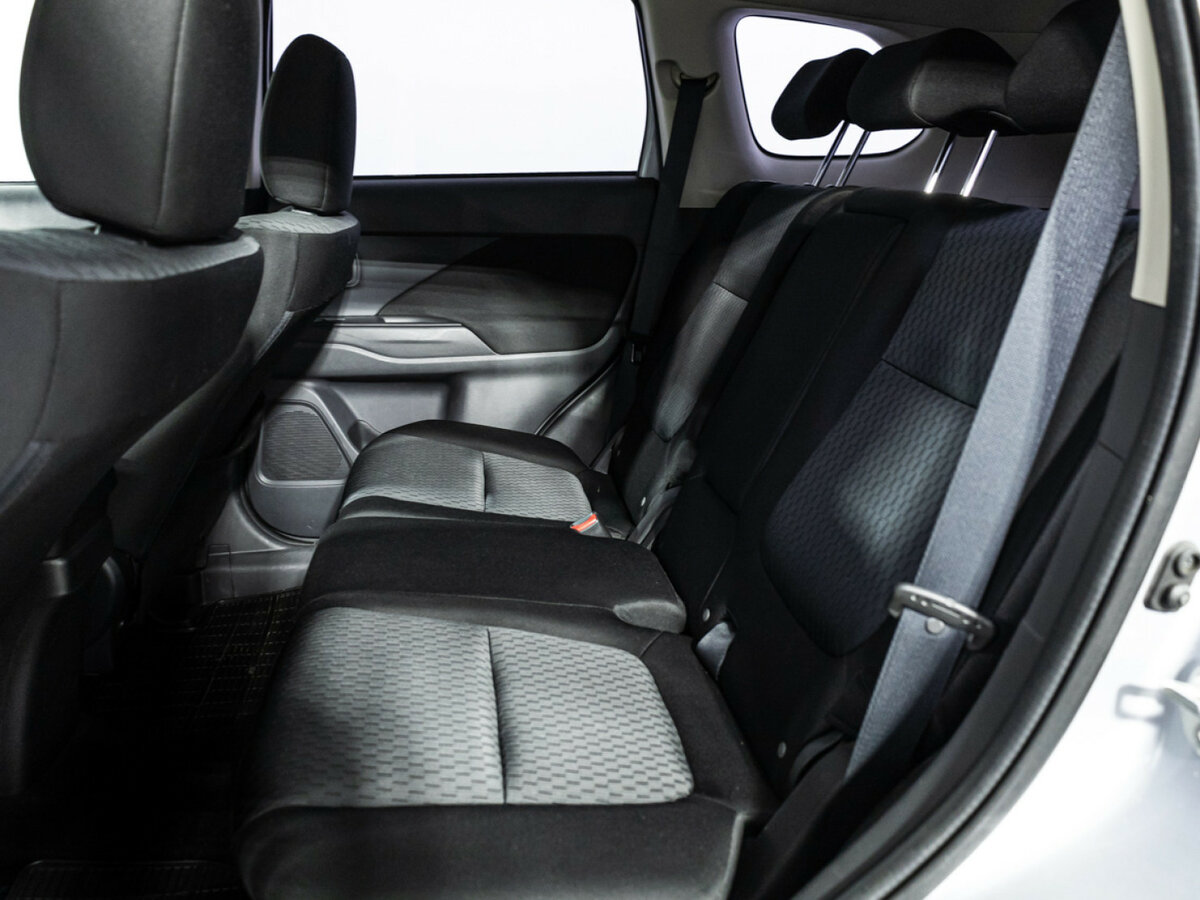 Mitsubishi Outlander с пробегом — 2013 год. Фото: #7