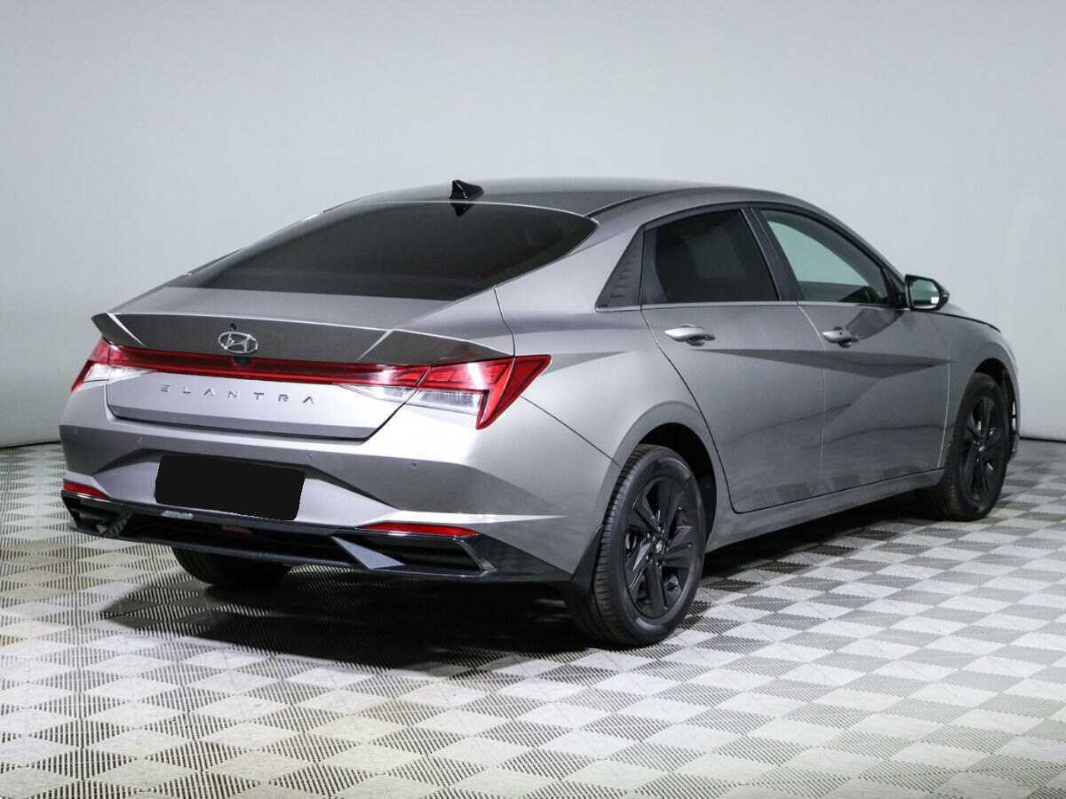 Hyundai Elantra с пробегом — 2022 год. Фото: #4