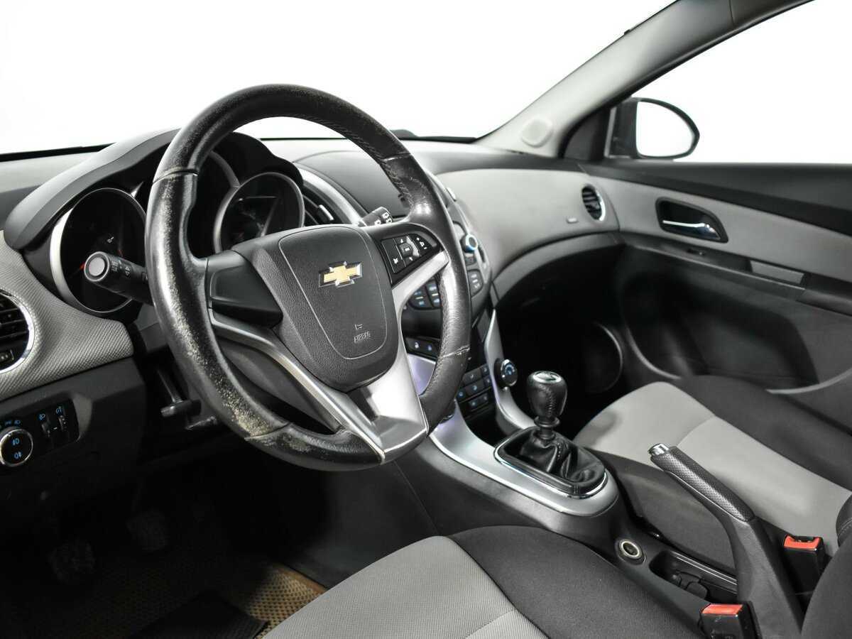 Chevrolet Cruze с пробегом — 2013 год. Фото: #12