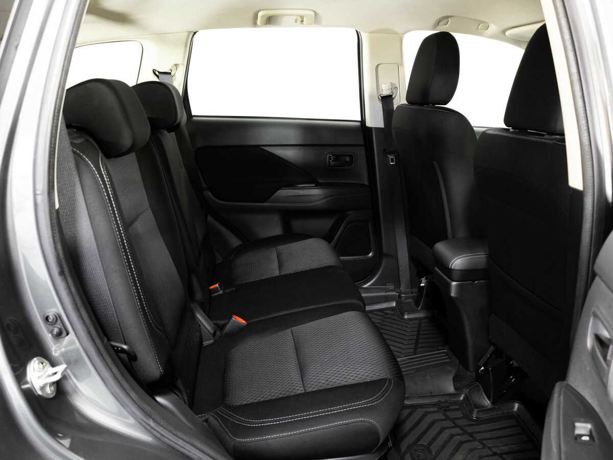 Mitsubishi Outlander с пробегом — 2019 год. Фото: #14