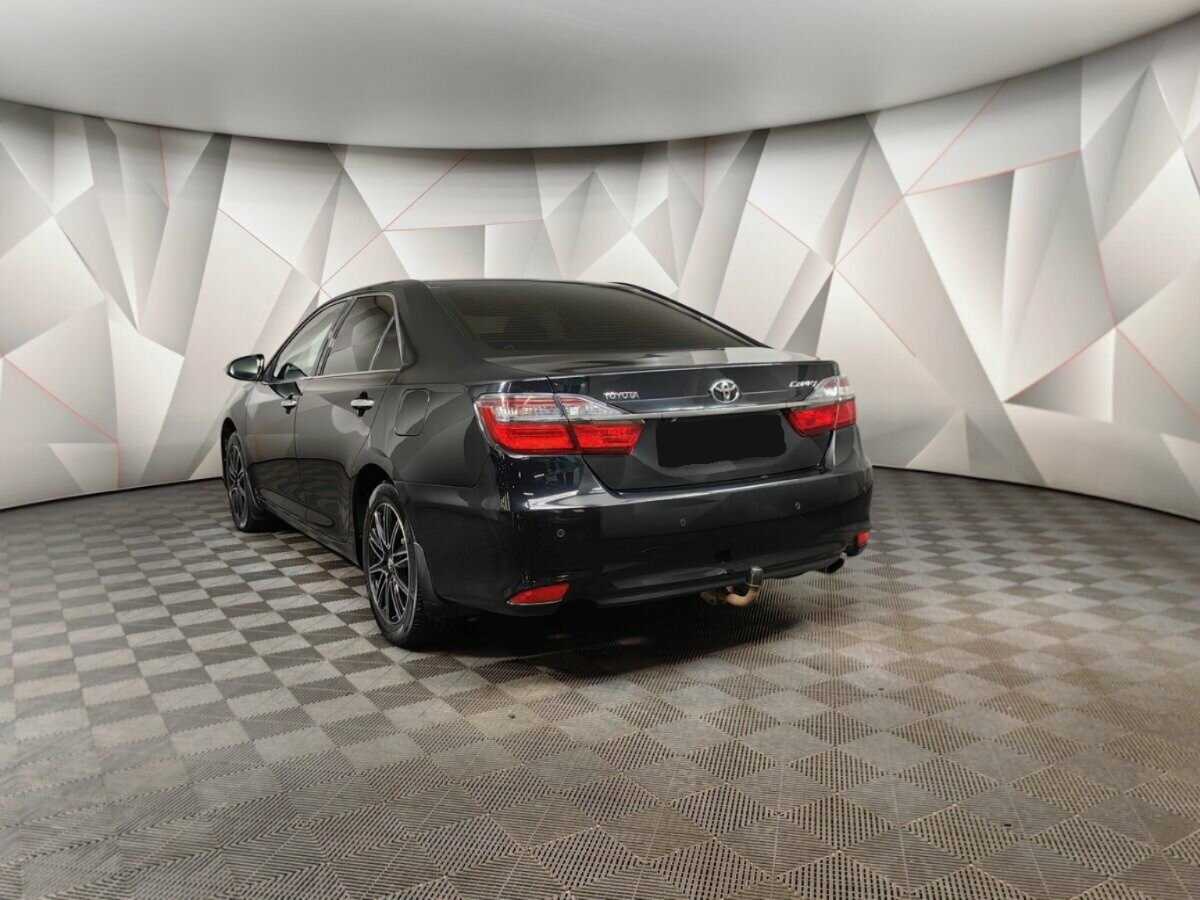 Toyota Camry с пробегом — 2015 год. Фото: #3