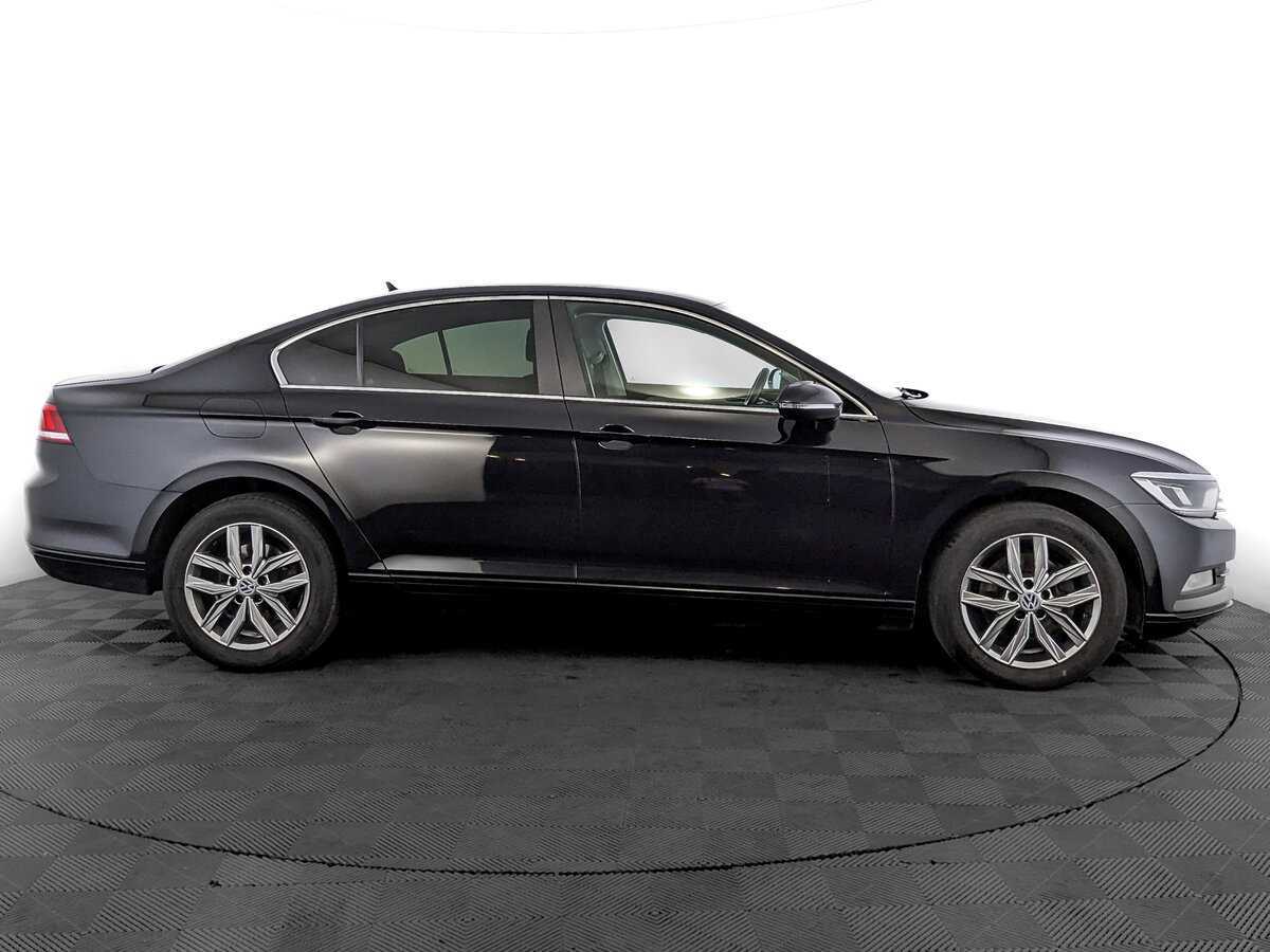 Volkswagen Passat с пробегом — 2018 год. Фото: #3