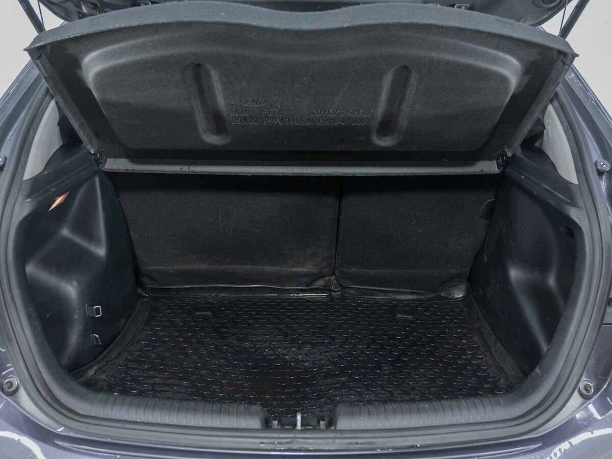 Kia Rio с пробегом — 2013 год. Фото: #18