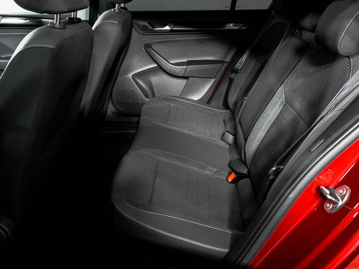 Volkswagen Polo с пробегом — 2021 год. Фото: #8