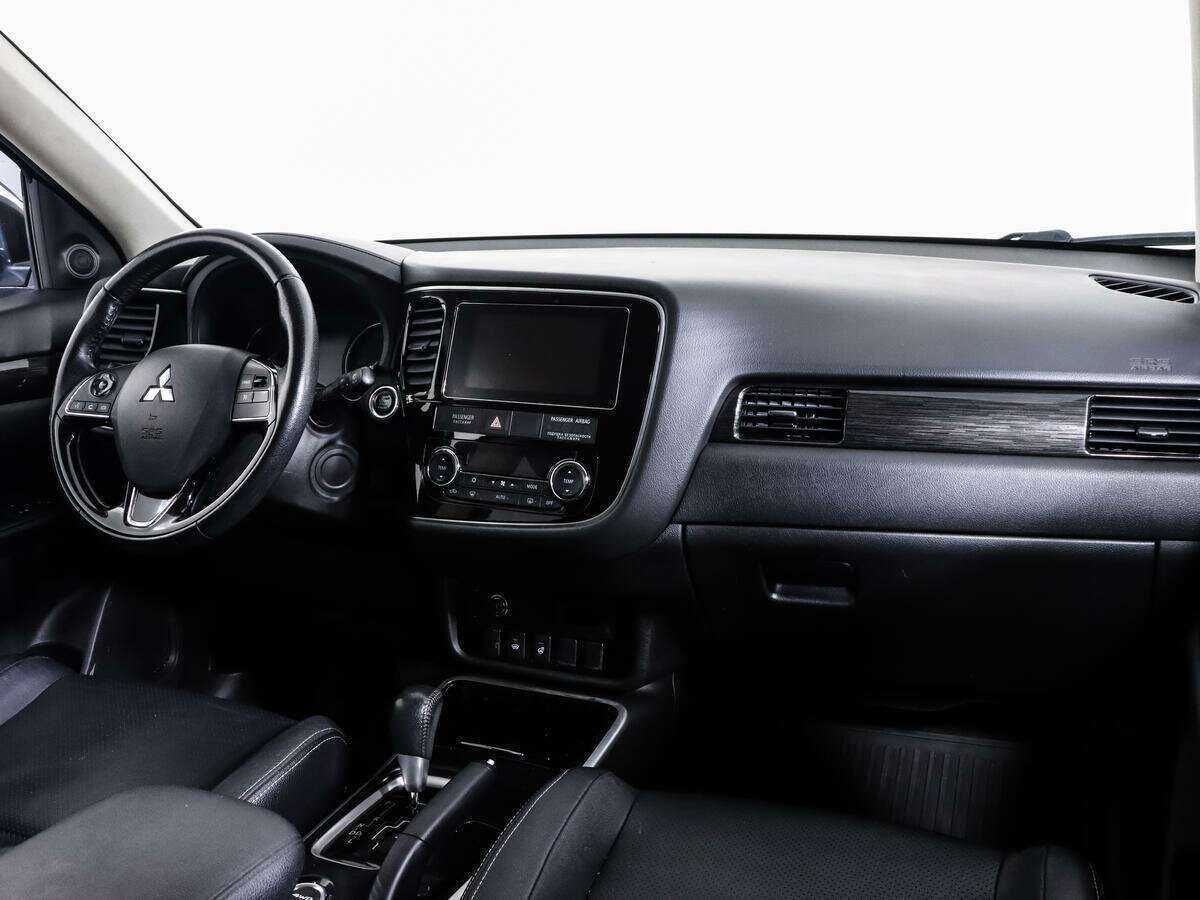 Mitsubishi Outlander с пробегом — 2018 год. Фото: #6