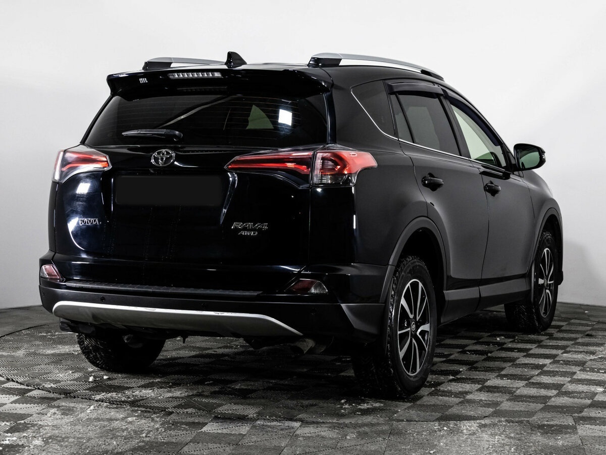 Toyota RAV4 с пробегом — 2018 год. Фото: #3