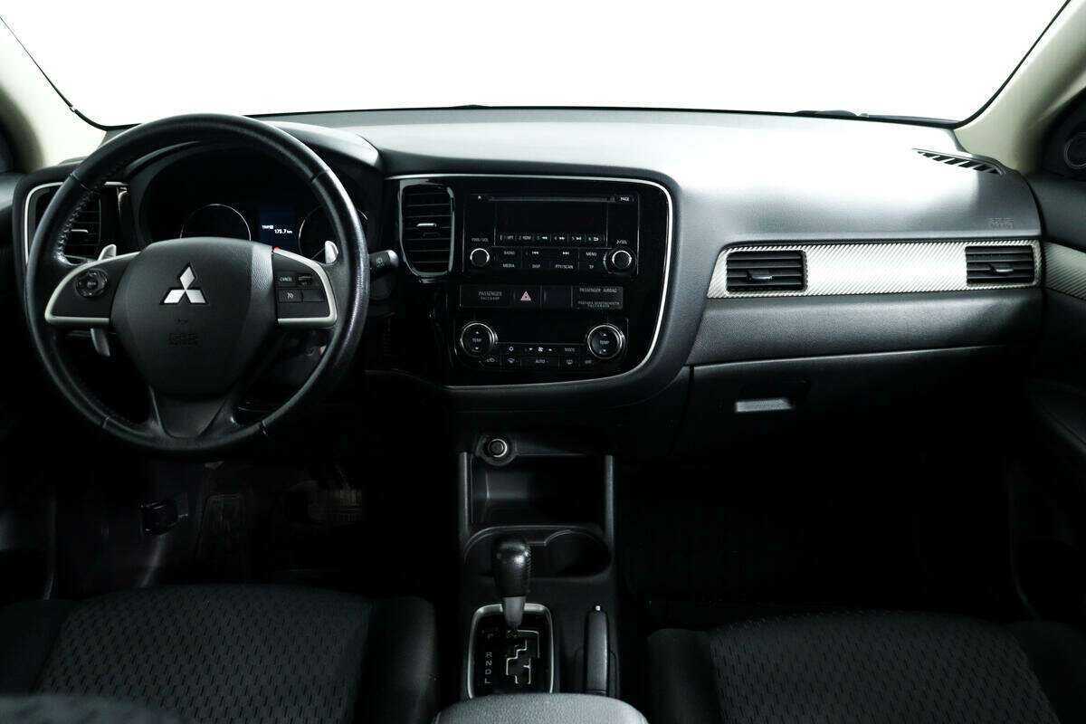 Mitsubishi Outlander с пробегом — 2013 год. Фото: #10