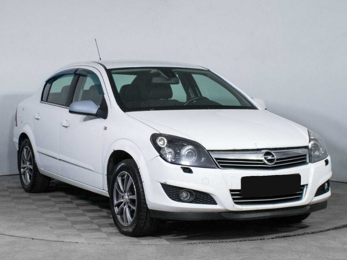Opel Astra с пробегом — 2014 год. Фото: #2