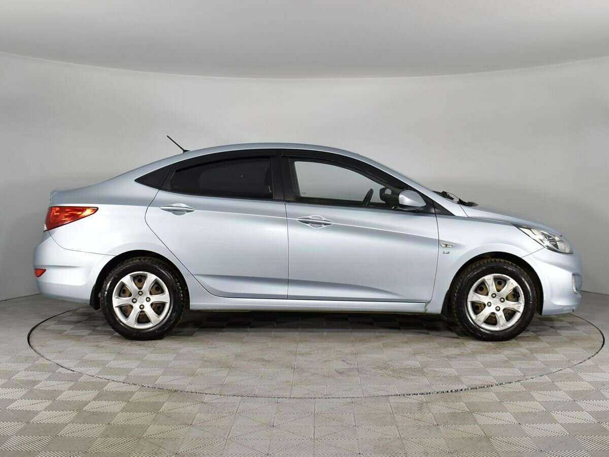 Hyundai Solaris с пробегом — 2012 год. Фото: #4