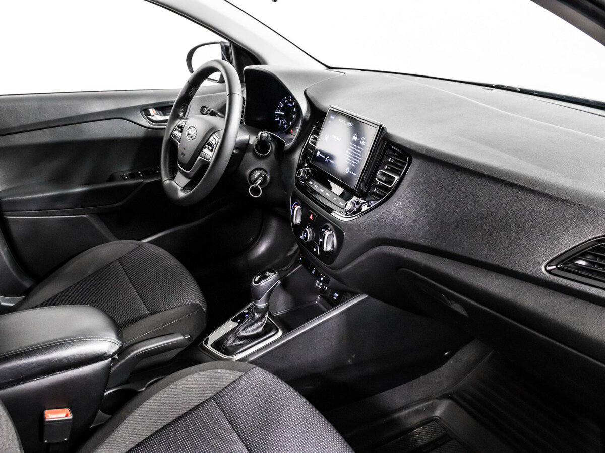 Hyundai Solaris с пробегом — 2021 год. Фото: #6