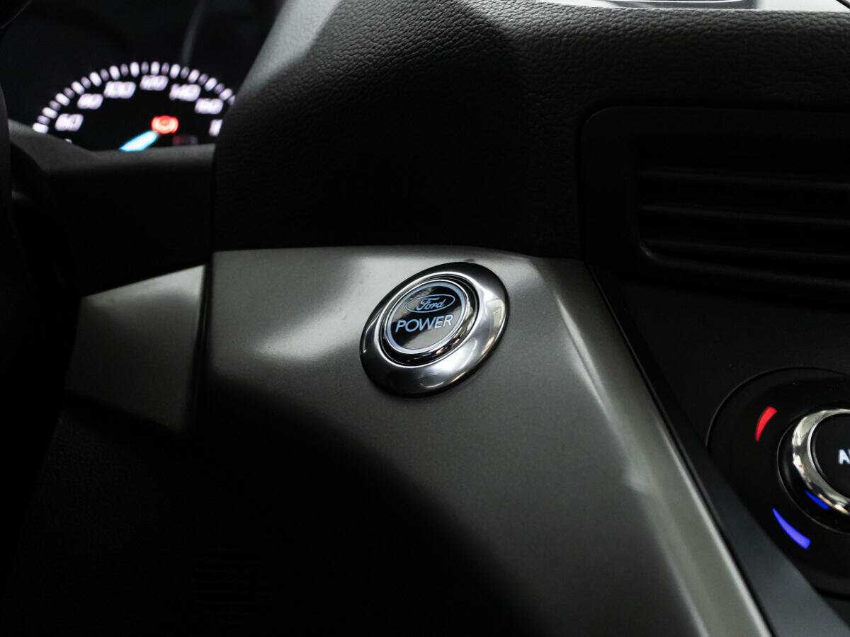 Ford Kuga с пробегом — 2013 год. Фото: #15