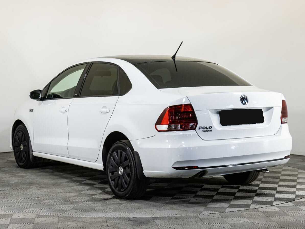 Volkswagen Polo с пробегом — 2016 год. Фото: #6