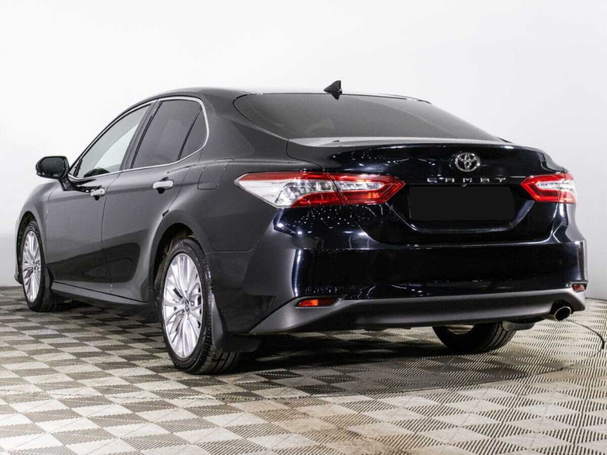 Toyota Camry с пробегом — 2018 год. Фото: #6