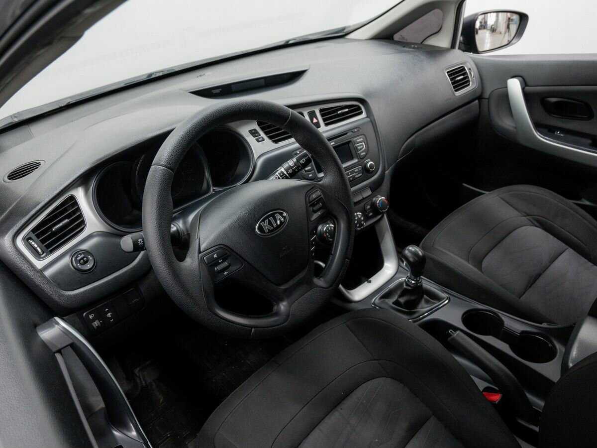 Kia Ceed с пробегом — 2014 год. Фото: #12