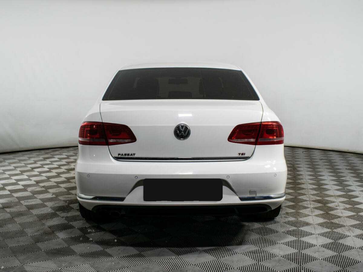 Volkswagen Passat с пробегом — 2014 год. Фото: #4
