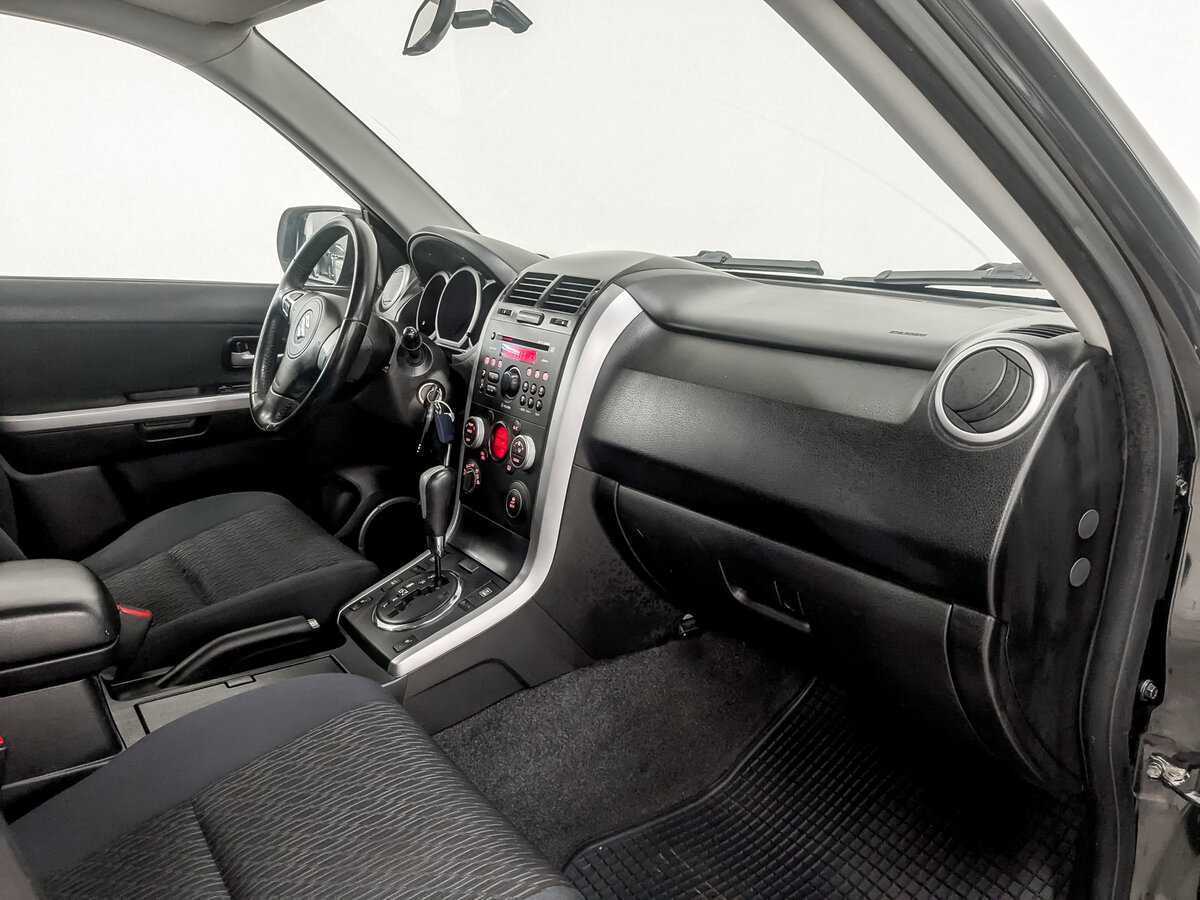 Suzuki Grand Vitara с пробегом — 2012 год. Фото: #10