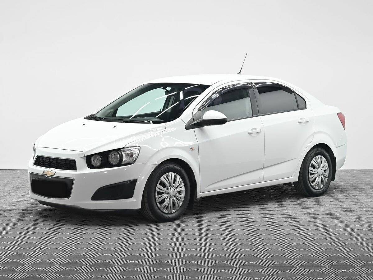 Chevrolet Aveo с пробегом — 2012 год. Фото: #0