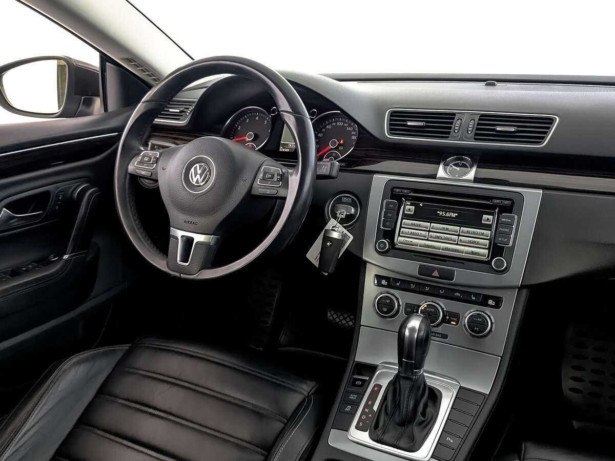 Volkswagen Passat CC с пробегом — 2013 год. Фото: #25