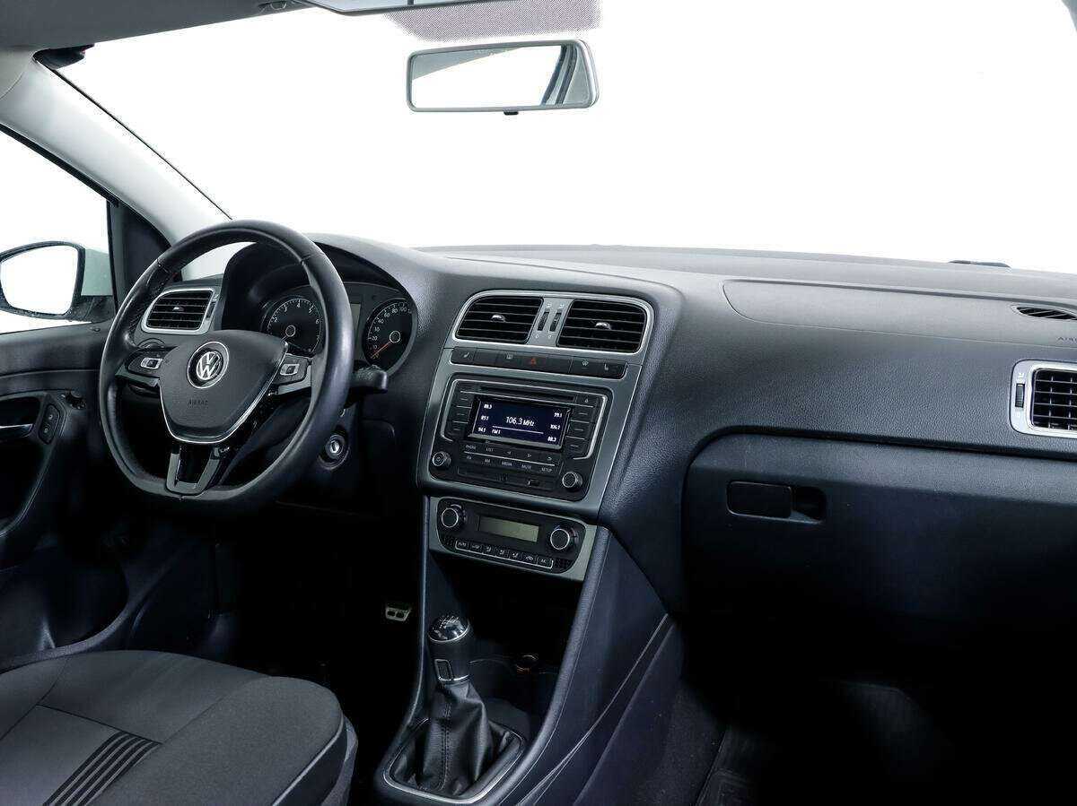 Volkswagen Polo с пробегом — 2016 год. Фото: #8