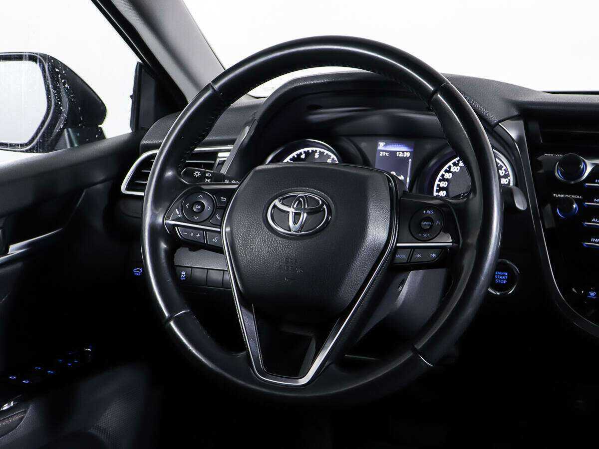 Toyota Camry с пробегом — 2020 год. Фото: #9