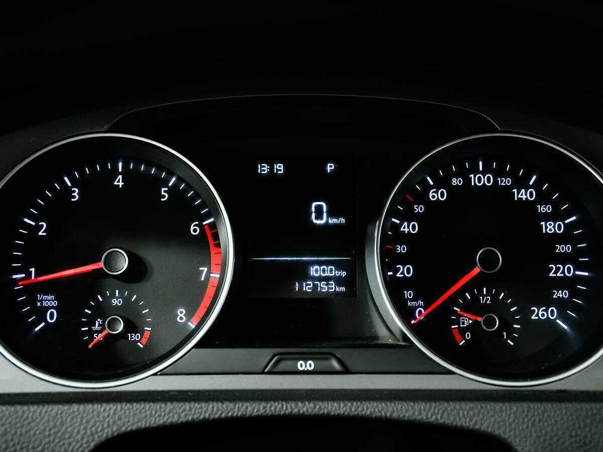 Volkswagen Golf с пробегом — 2015 год. Фото: #9