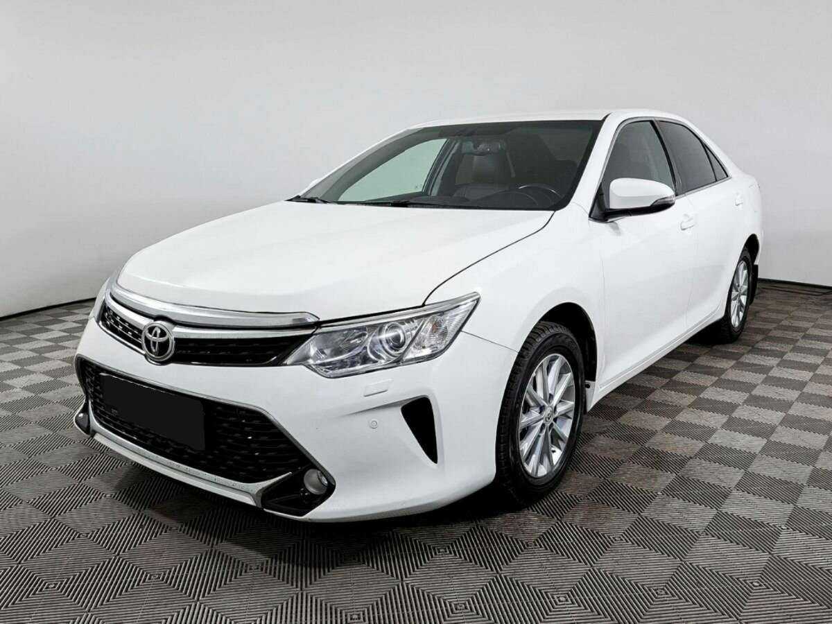 Toyota Camry с пробегом — 2016 год. Посмотреть фото