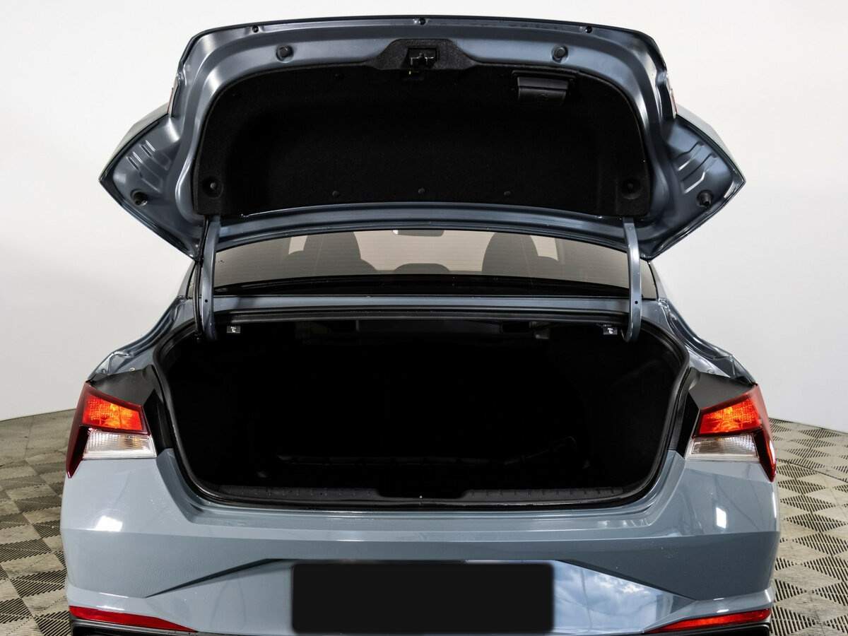 Hyundai Elantra с пробегом — 2021 год. Фото: #19