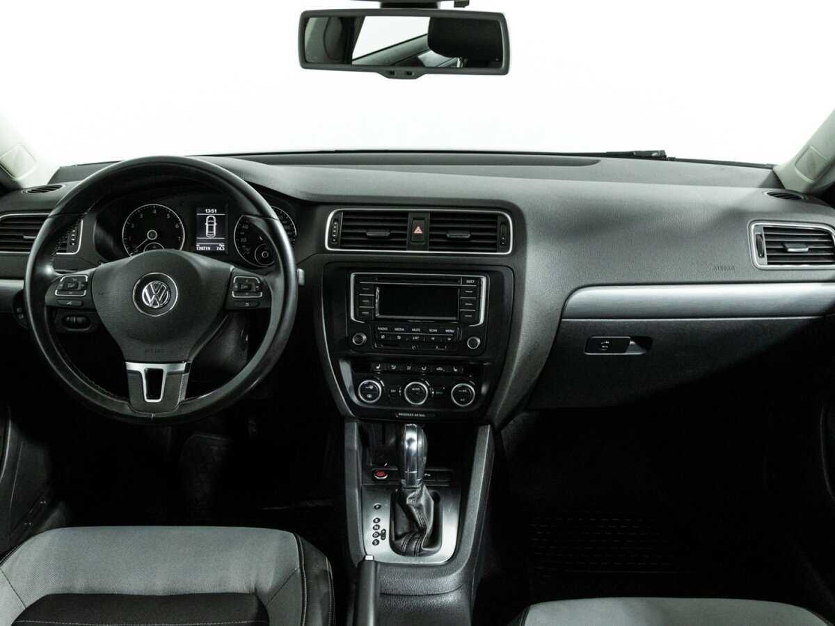 Volkswagen Jetta с пробегом — 2014 год. Фото: #12