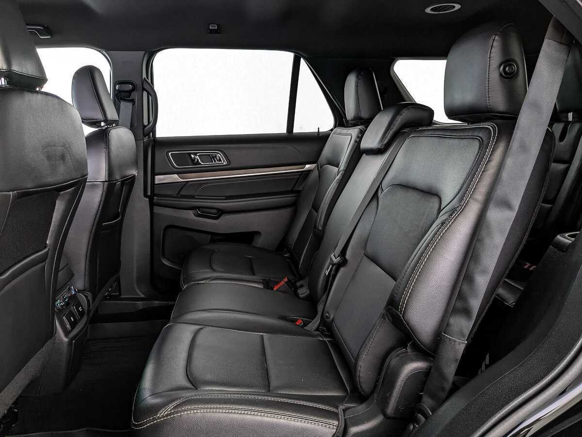 Ford Explorer с пробегом — 2018 год. Фото: #16