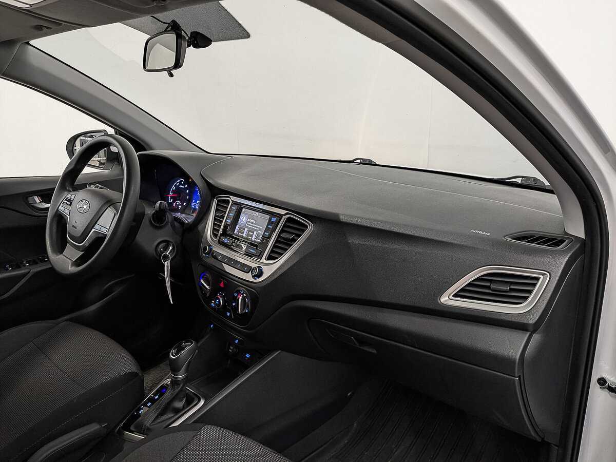 Hyundai Solaris с пробегом — 2021 год. Фото: #10