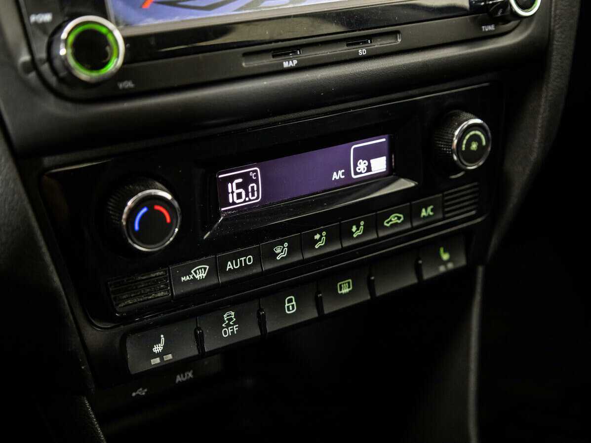 Skoda Rapid с пробегом — 2016 год. Фото: #11