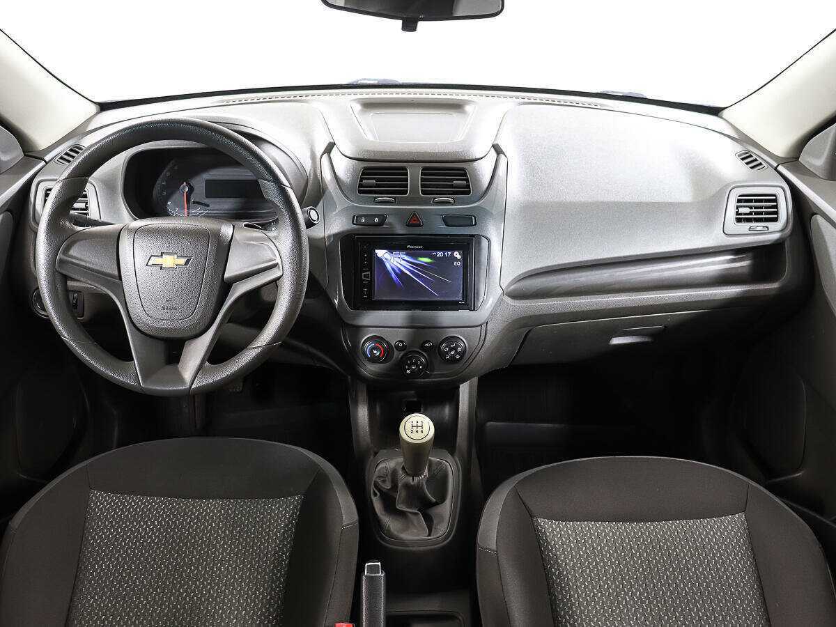 Chevrolet Cobalt с пробегом — 2013 год. Фото: #10