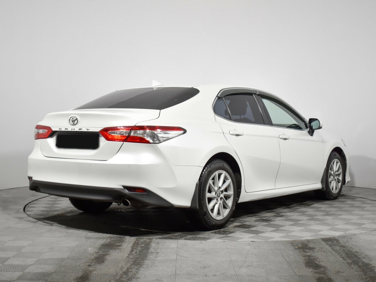 Toyota Camry с пробегом — 2022 год. Фото: #3