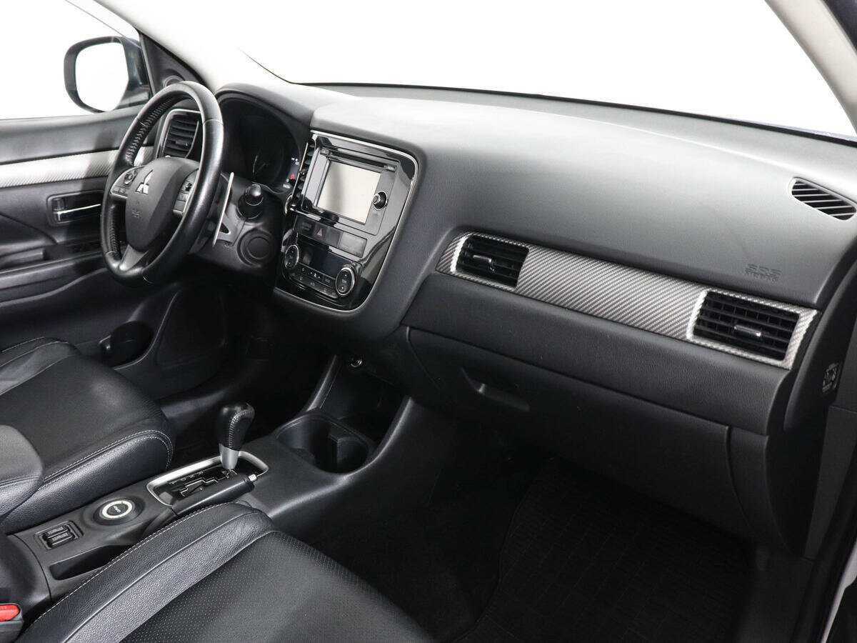 Mitsubishi Outlander с пробегом — 2013 год. Фото: #9
